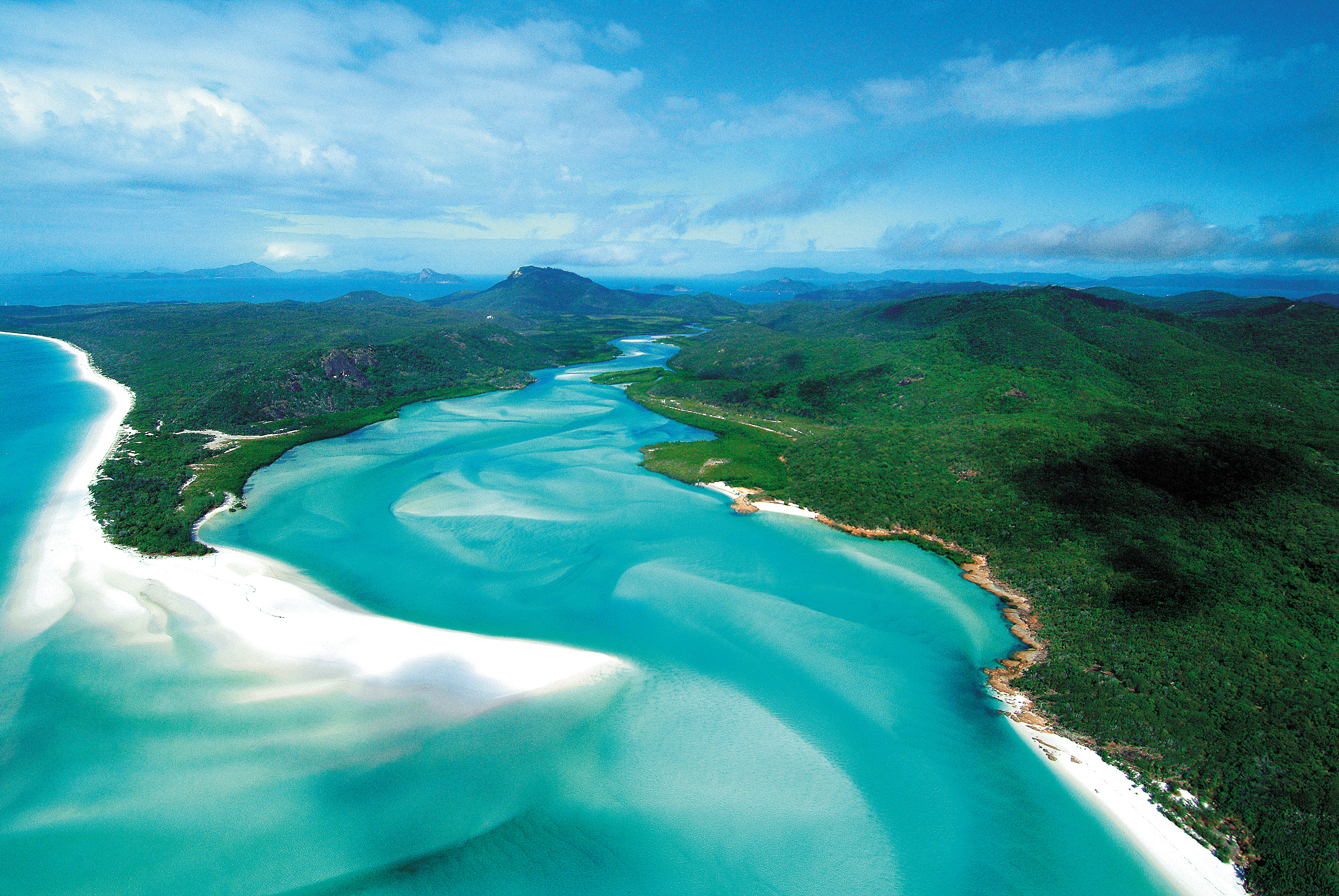 Австралия прилегающие острова. Остров Гамильтон Австралия. Hamilton Island Австралия. Пляж уайтхэвен Австралия. Острове Гамильтон в большом барьерном рифе..