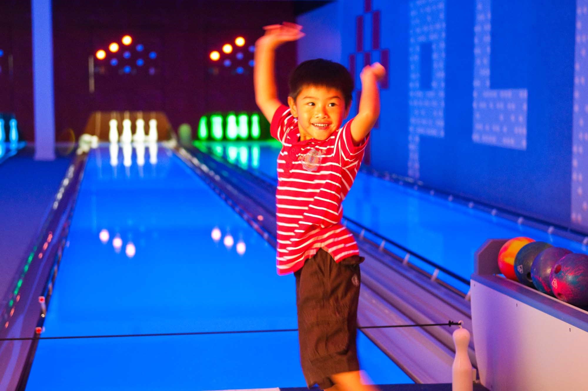 Family holiday Hamilton Island - family trip to bowing alley 