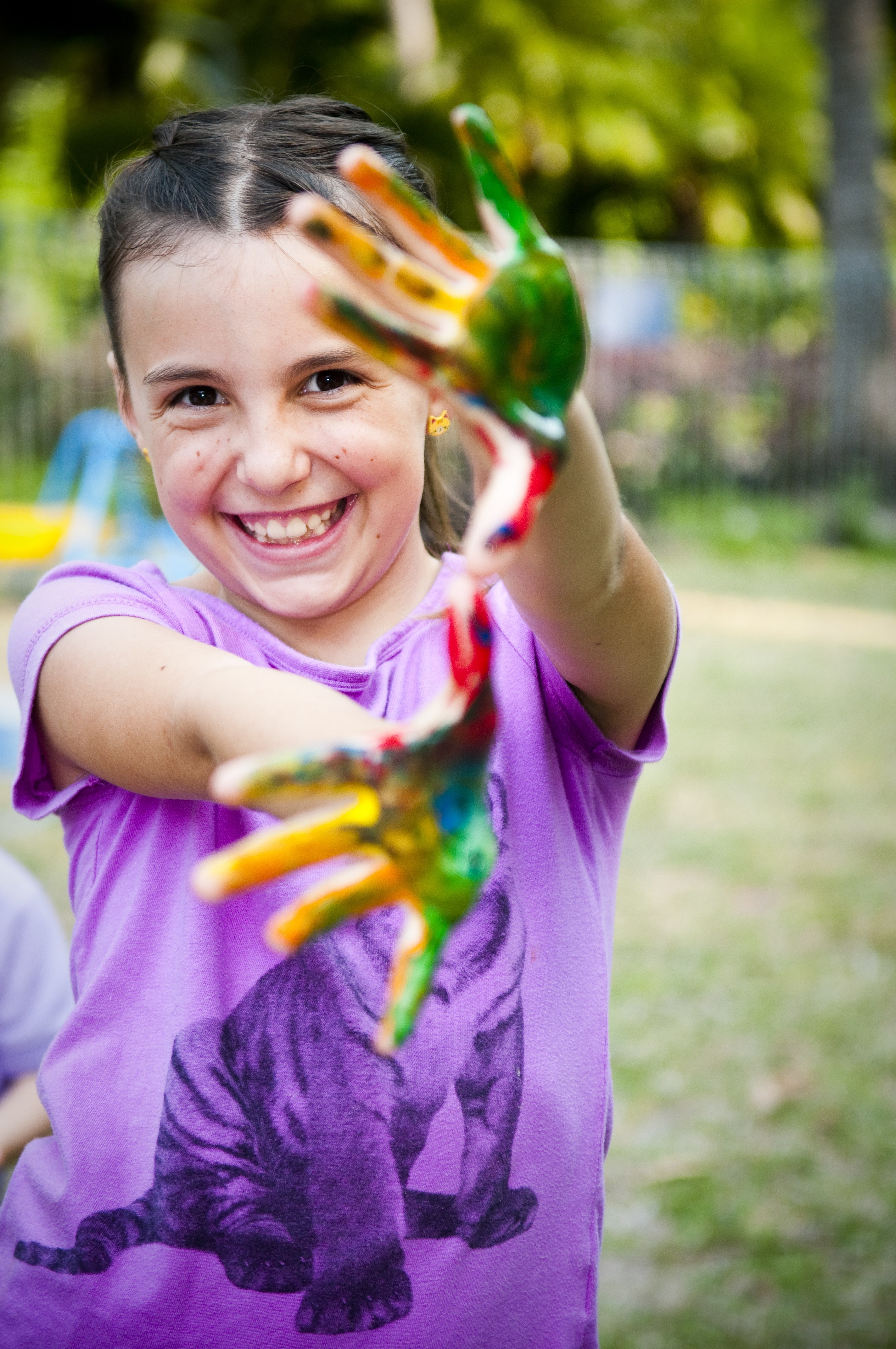 Painting and other fun activities - family holidays Hamilton Island